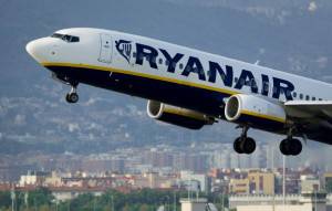 An airplane of the Irish low-cost airlin