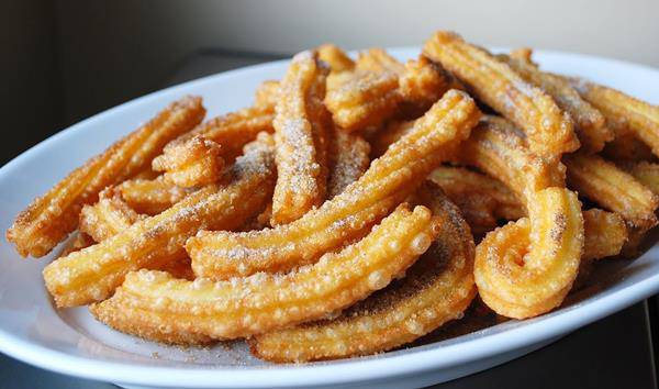 Ricette dal Mondo: ecco i Churros, i bastoncini fritti ...