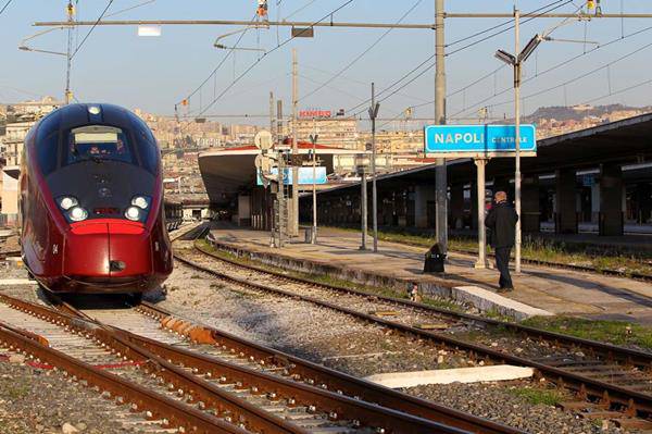 stazione di napoli centrale