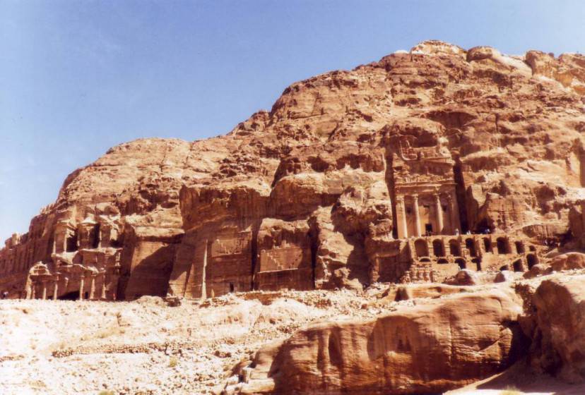 Le tombe reali Petra (Wikipedia)