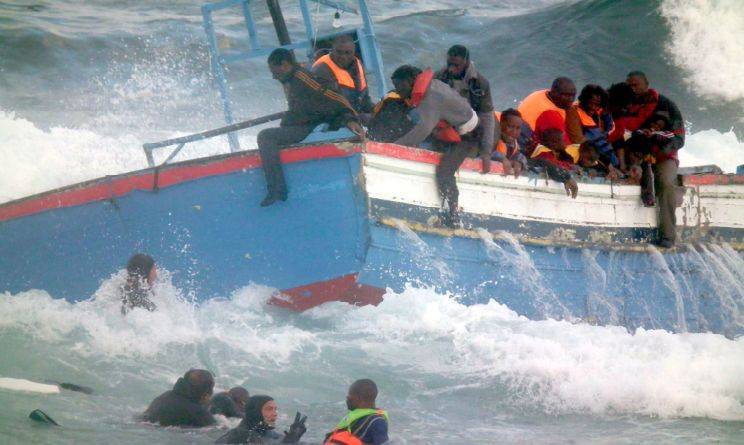 Strage di migranti a Lampedusa: più di 200 morti