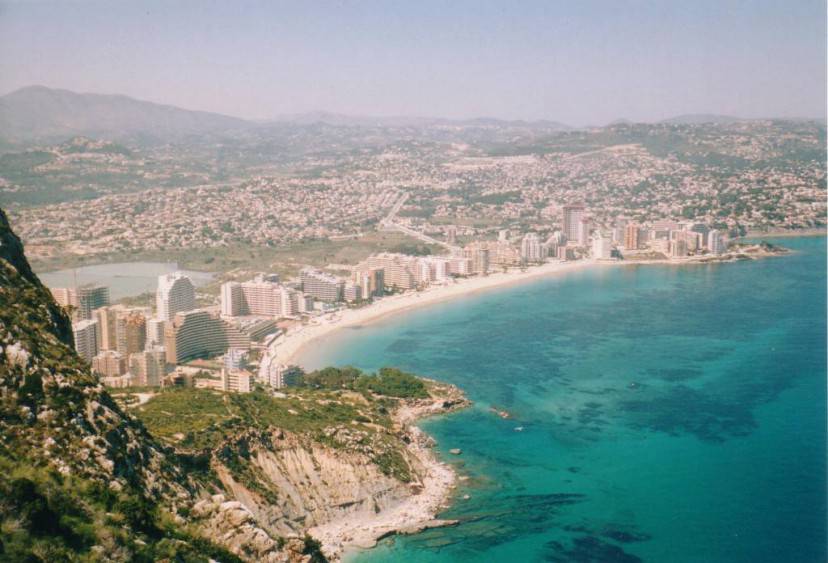 Playa El Fosa de Calpe, Costa Blanca @Wikipedia