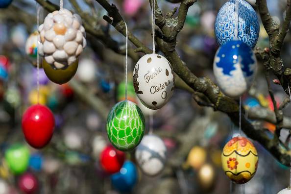 Pensioner Decorates Tree With 10,000 Easter Eggs