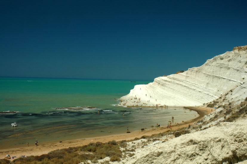 Scala dei Turchi, Realmonte, Agrigento (Foto di Lahiri Cappello, da Wikipedia. Licenza: CC BY 2.0)