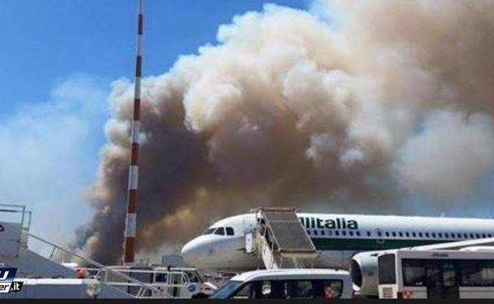 Incendio vicino all'aeroporto di Fiumicino (screenshot YouReporter.it)