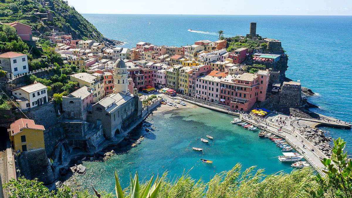 Vernazza, Cinque Terre (Foto di Luca Casartelli. Wikicommons. Licenza CC BY-SA 2.0)
