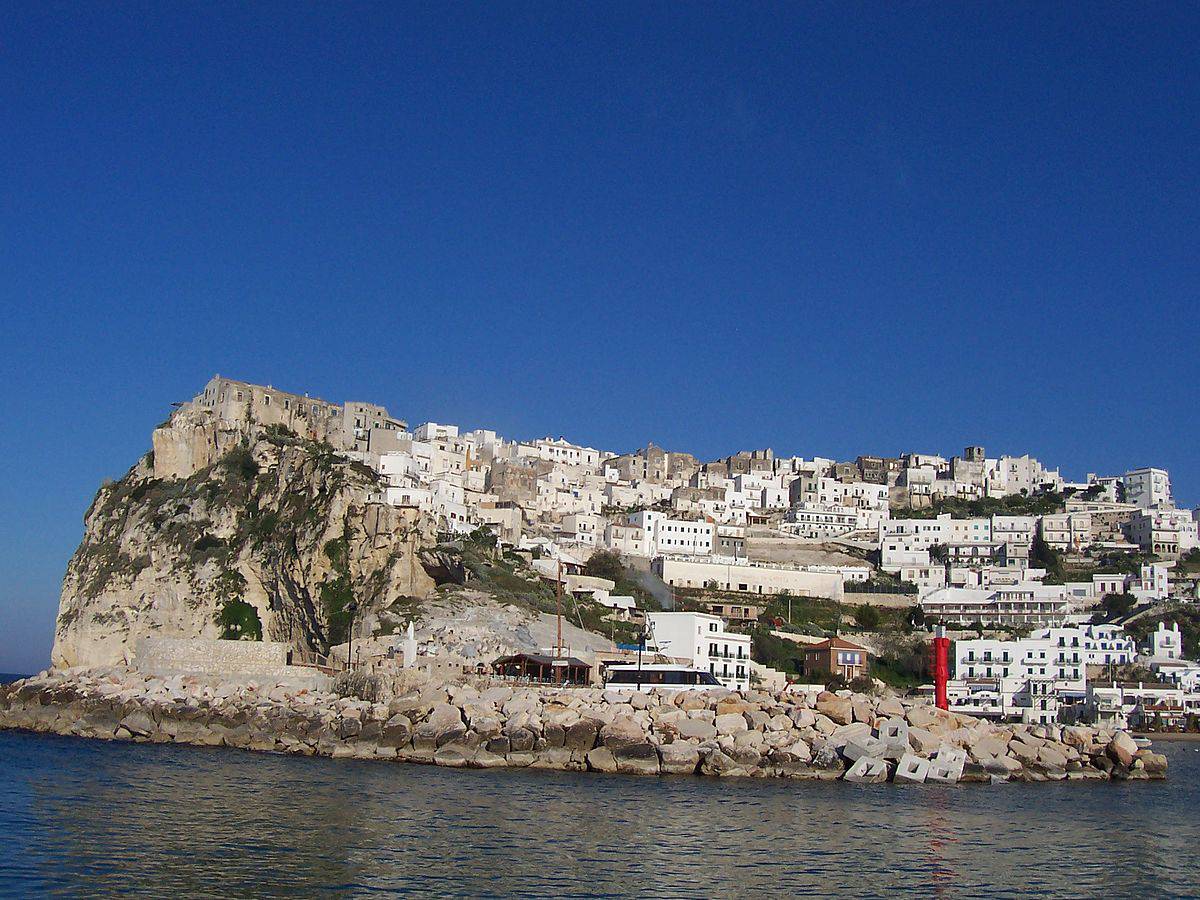 Peschici (Foto di giovanni zagaria. Wikicommons. Licenza CC BY-SA 3.0)