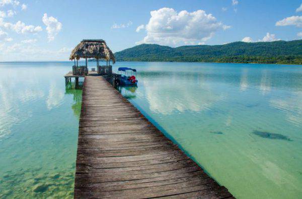 Calm Lake Peten in Guatemala