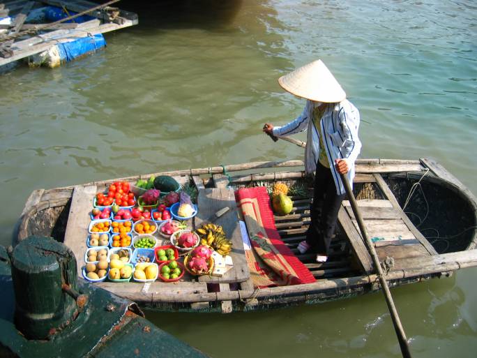 Mercato sull'acqua in Vietnam (Thinkstock)