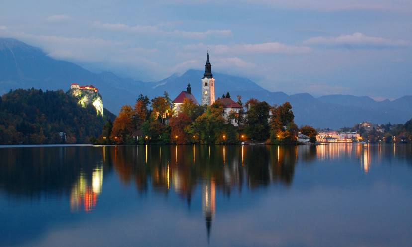 Lago di Bled, Slovenia (Foto di Edwardwexler. Licenza CC BY-SA 3.0 via Commons)