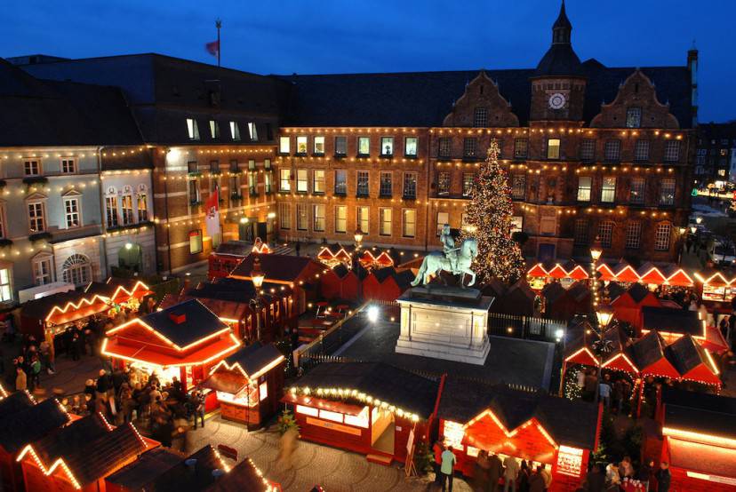Weihnachtsmarkt_Rathaus