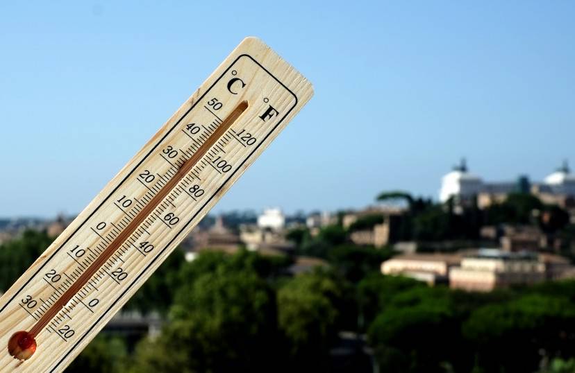 A thermometer shows 40 degrees Celsius at 16:30 in Rome on July 28, 2013. Temperatures reached 40 degrees Celsius  all over Italy, notably in Rome, Naples, Florence and Bologna, and up to 42 degrees Celsius in the southern region of Puglia and on the island of Sardinia.  AFP PHOTO / ALBERTO PIZZOLI        (Photo credit should read ALBERTO PIZZOLI/AFP/Getty Images)