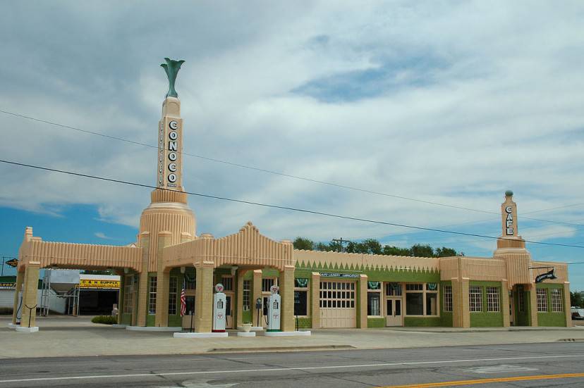 U-Drop_Inn, Shamrock, Texsas (Clinton Steeds. Shamrock Chamber of Commerce. Licenza CC BY 2.0 via Commons)