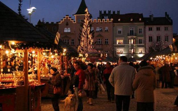 Mercatini Di Natale Aosta Foto.Mercatini Di Natale Aosta 2017 2018 Date Info E Come Arrivare