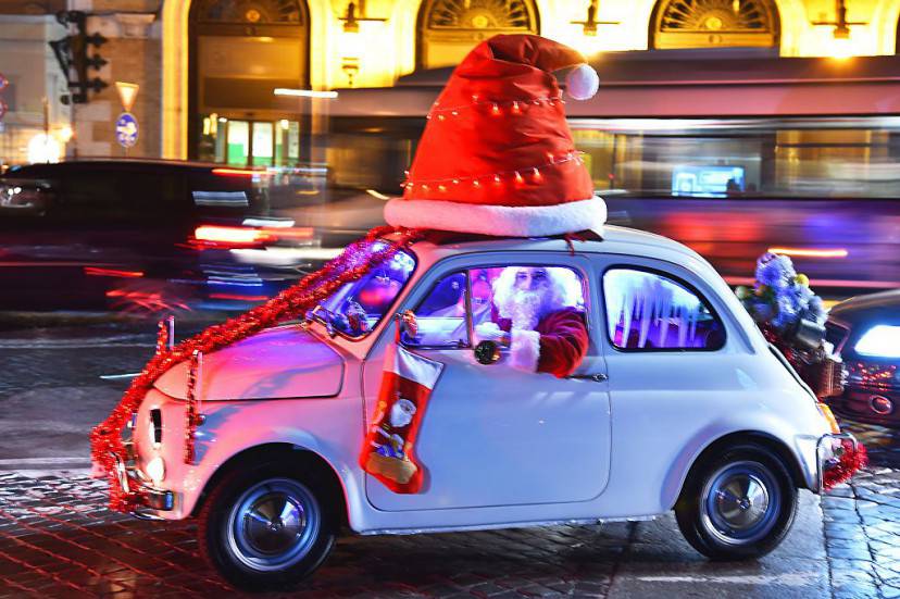 Babbo Natale in 500 a Roma (VINCENZO PINTO/AFP/Getty Images)