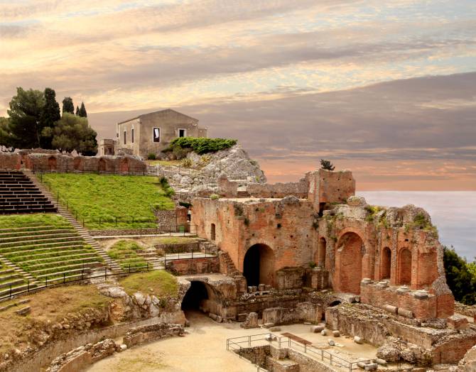 Teatro Greco di Taormina (ThinkStock)