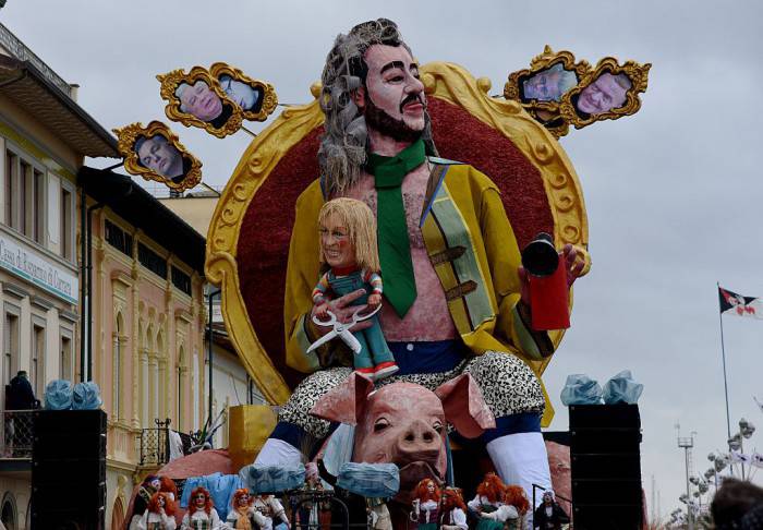 Carri al Carnevale di Viareggio 2016 (CLAUDIO GIOVANNINI/AFP/Getty Images)
