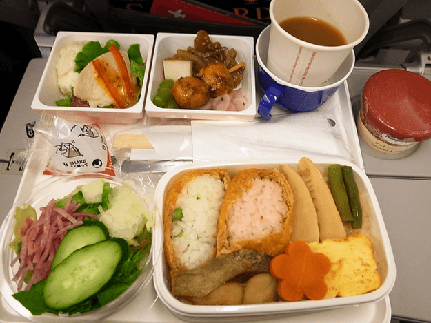 Japan Airlines (Flickr: ginkgraph)