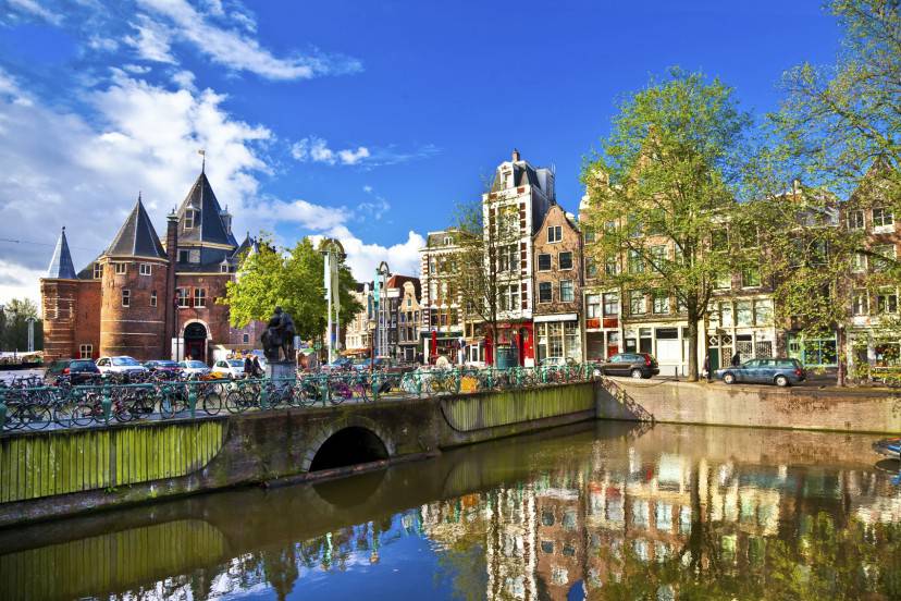 Amsterdam (iStock)