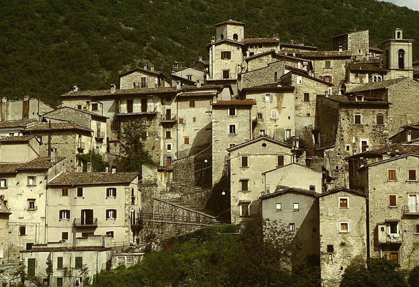 Scanno (Di Ziegler175, CC BY-SA 4.0, Wikipedia)