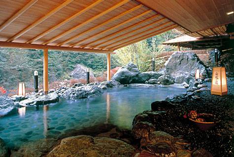 Nishiyama Onsen Keiunkan, Spa