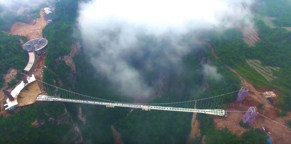 Ponte sul Parco di Zhangjiajie (Srreenshot)