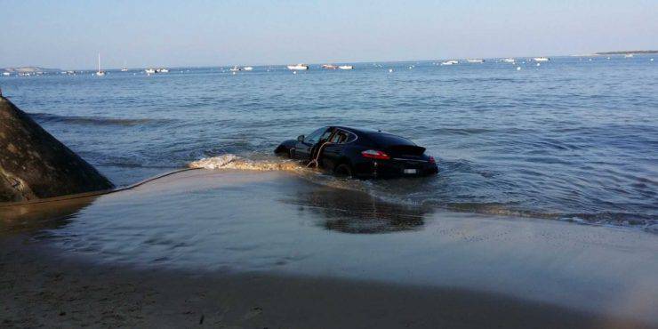 Porsche a Pyla-sur-Mer, Francia (Foto di David Ollero da www.sudouest.fr)