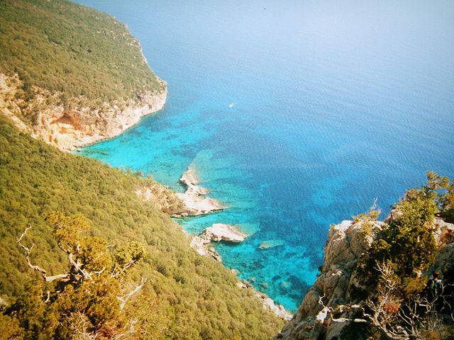 Cala Biriola, Baunei (Roberto Mura, Pubblico Dominio, Wikicommons)