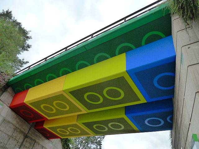 Il ponte-Lego a Wuppertal, Germania (Morty, CC BY-SA 3.0, Wikipedia)