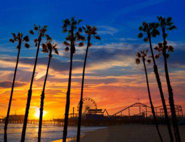 Santa Monica California (LUNAMARINA, iStock)