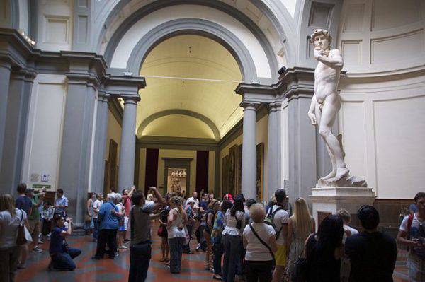 Il David di Michelangelo, Galleria dell'Accademia (Korido, CC BY-SA 4.0, Wikicommons)