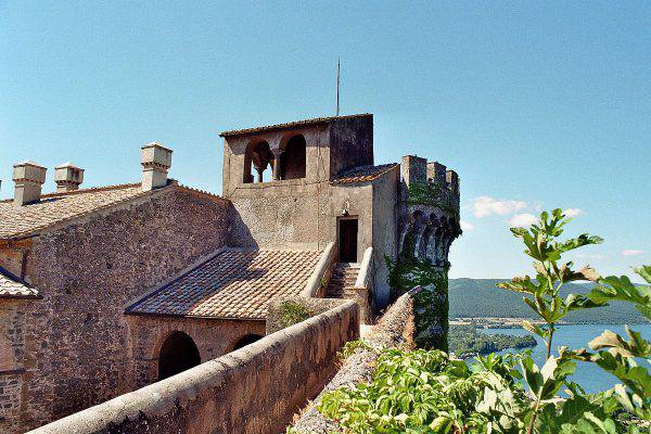 Castello Orsini-Odescalchi a Bracciano (Rabe, CC BY-SA 3.0, Wikipedia)