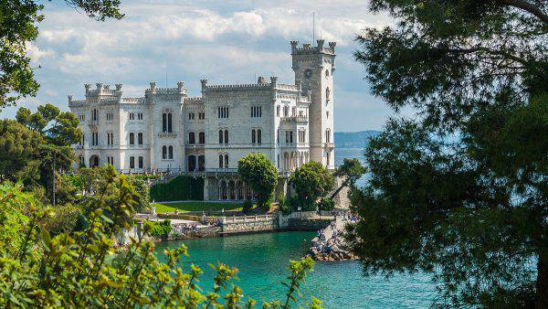 Castello di Miramare (Mihael Grmek, CC BY-SA 4.0, Wikicommons)