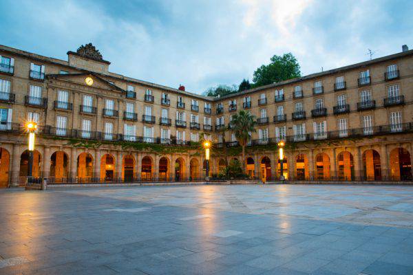 Bilbao, Piazza Nuova (iStock)