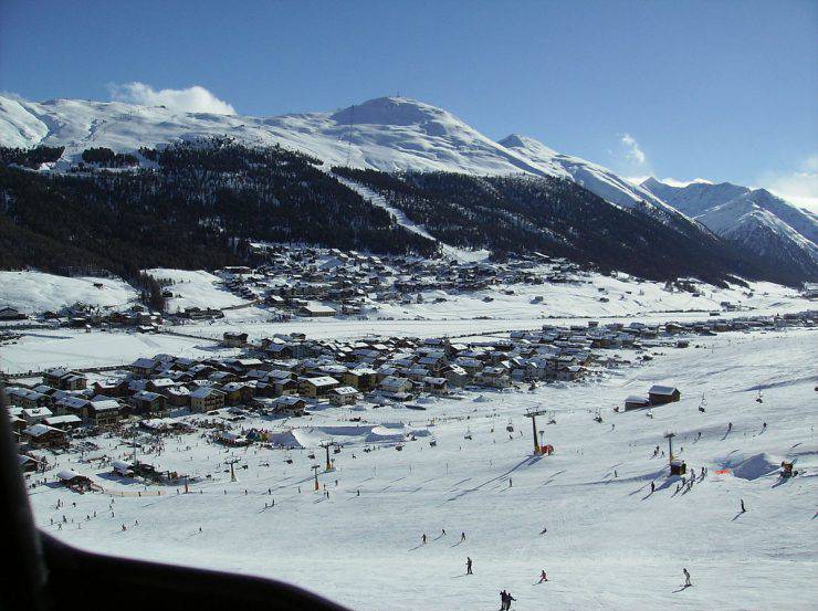 festa della donna sulla neve