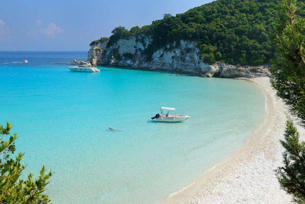 Incantevole e poco frequentata la spiaggia di Antipaxos spiagge belle grecia