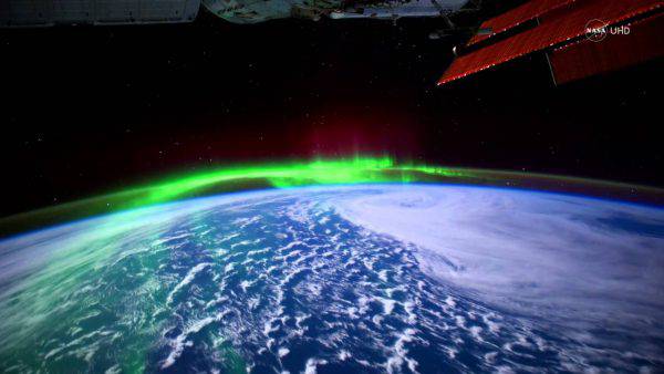 L’aurora boreale vista dallo spazio fonte NASA