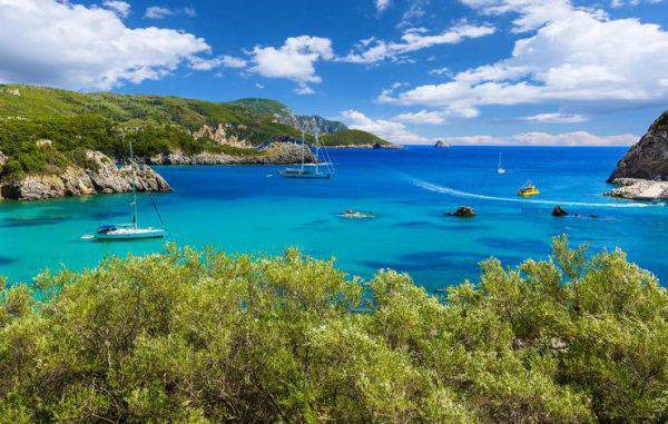 Le isole della Grecia vicino all'Italia o con voli diretti sono le più facili da raggiungere
