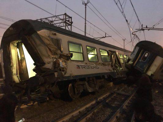 deraglia treno a milano