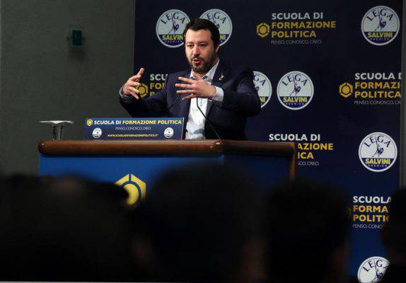 Il segretario della Lega Matteo Salvini interviene alla scuola di formazione politica del suo partito