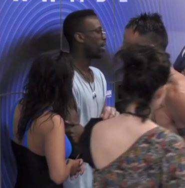 grande-fratello-2018-squalifica-aida-nizar-baye-dame