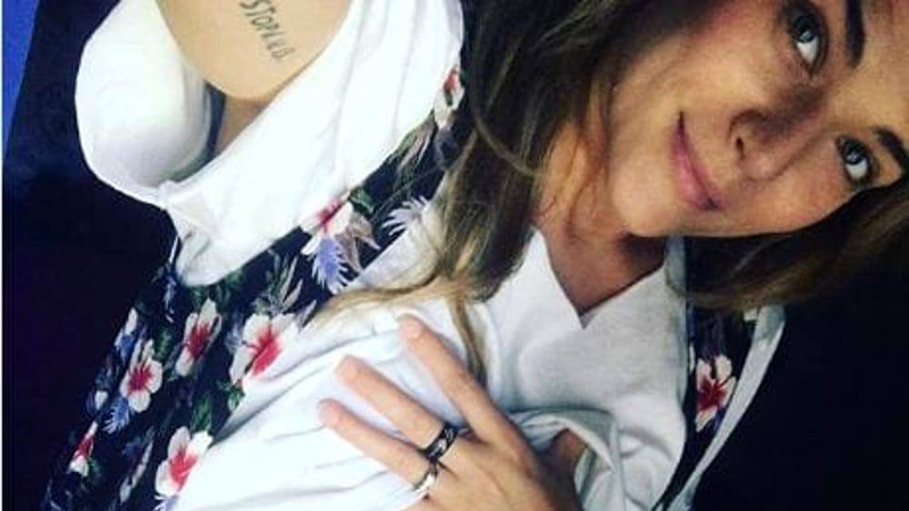 Laura Chiatti Canta A Mano A Mano