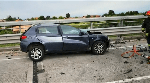 Scontro frontale tra auto e camion: muore un ragazzo di soli 20 anni - VIDEO