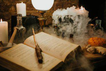 The Cauldron Magical Pub harry potter