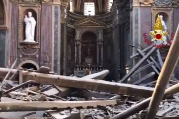 chiesa crollata