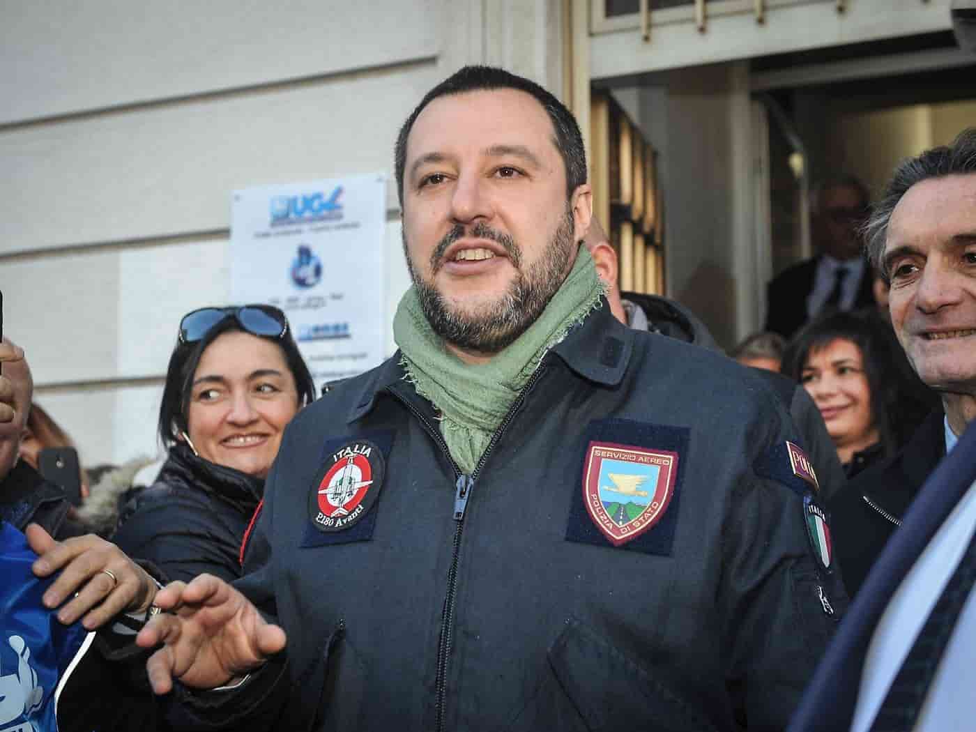 salvini grembiule scuola