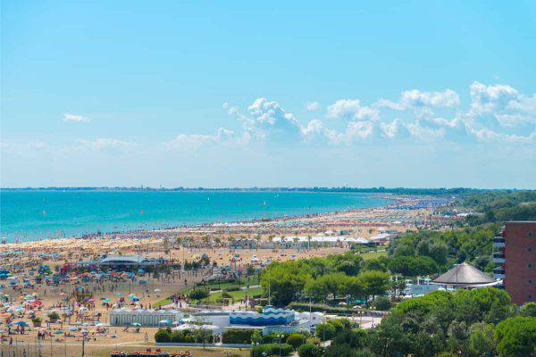 spiaggia bibione vietatta fumo