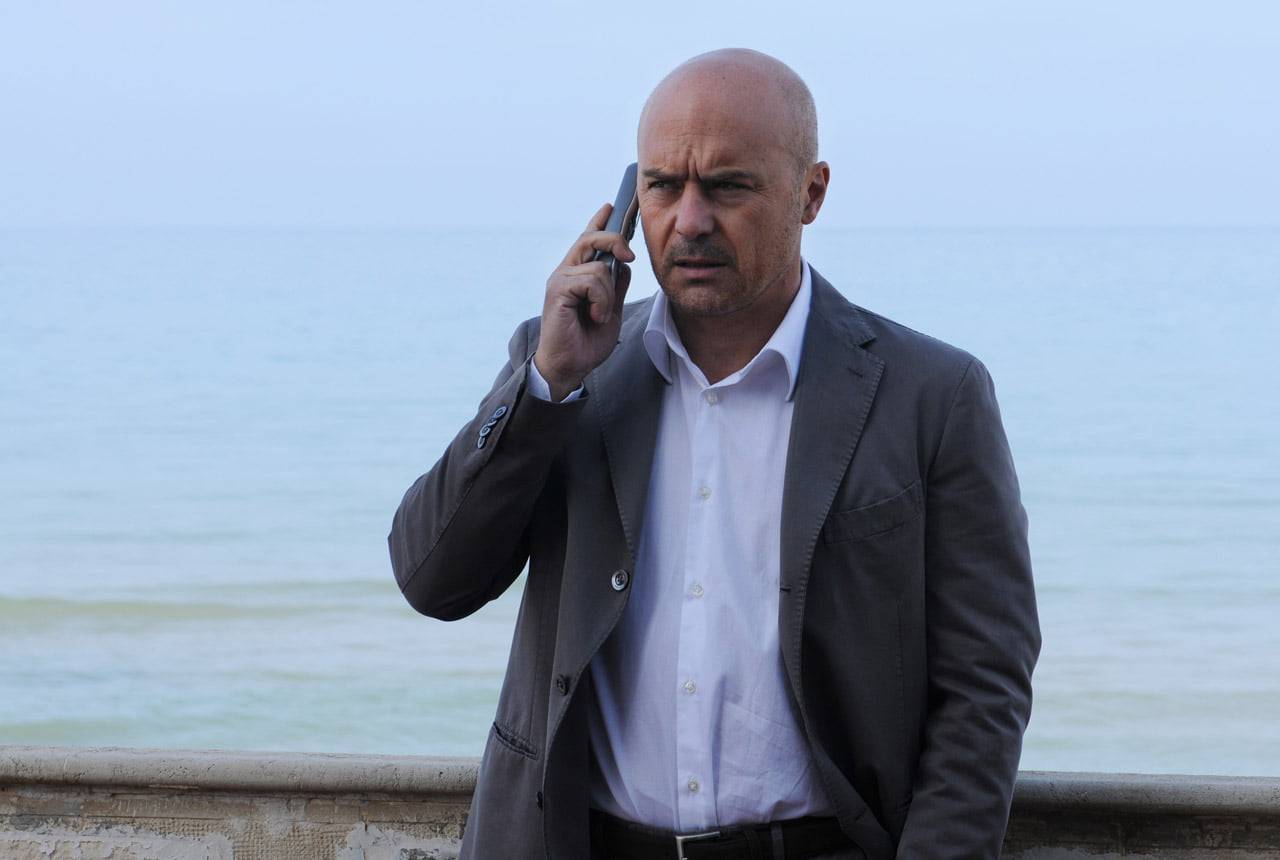 https://www.viagginews.com/wp-content/uploads/2019/05/il-commissario-montalbano-min.jpg