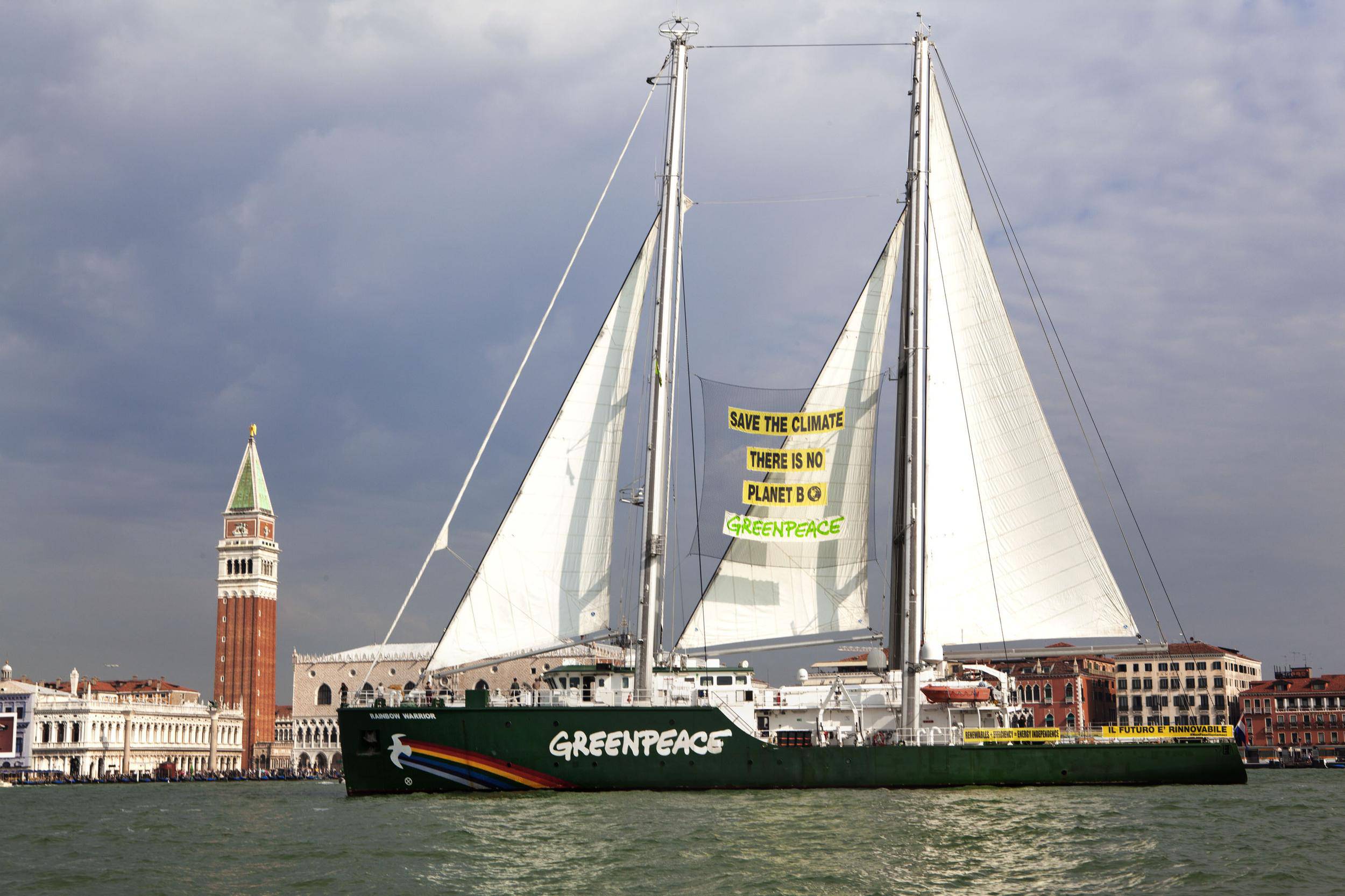 rainbow warrior greenpeace