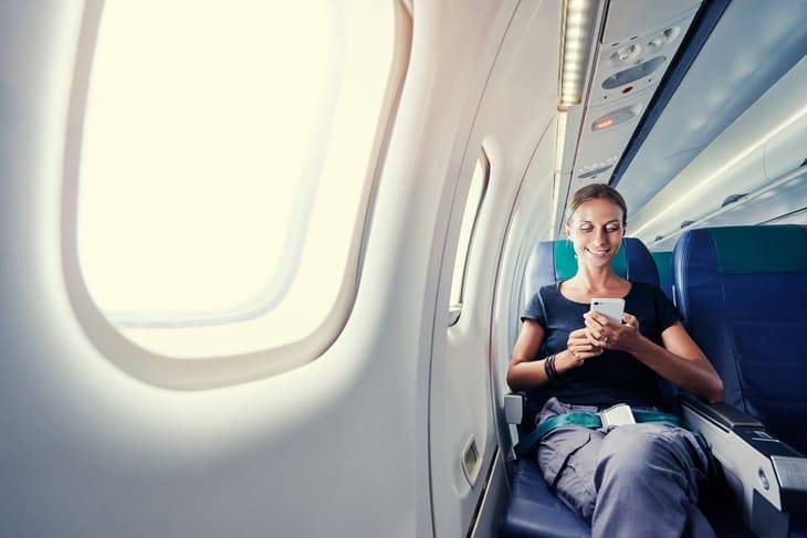 Il motivo per tenere le tendine alzate tendine aereo